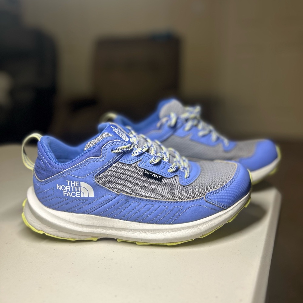 The North Face DryVent Waterproof Trail Sneakers Women’s Size 5
